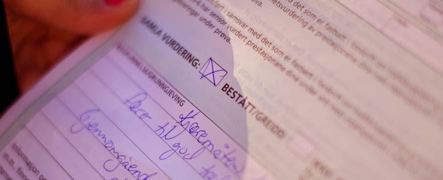 En av Olavs skolebiler med tilhengerhenger